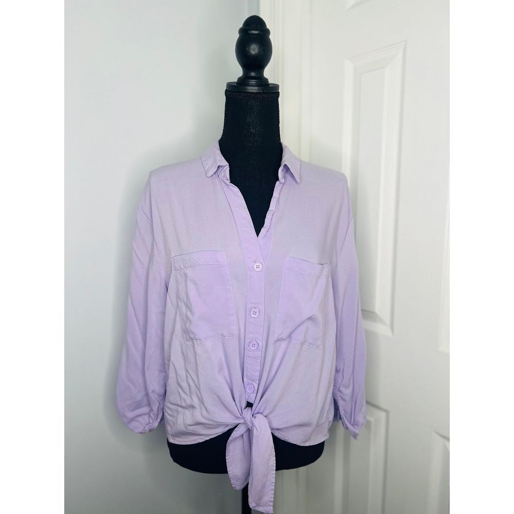 H&M WOMENS LAVENDER SHIRT SIZE M‎